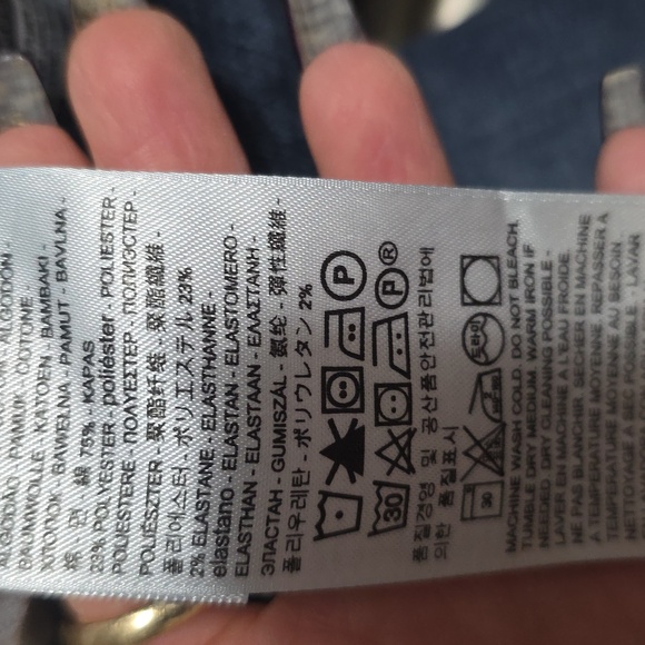 Levis - Picture 6 of 8